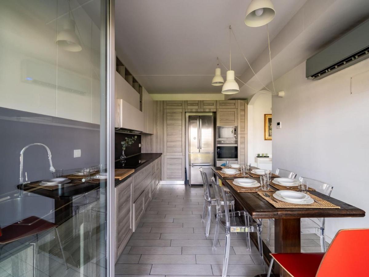 The Best Rent - Spacious Four-bedroom Close To Forlanini Distrct Apartment Mailand