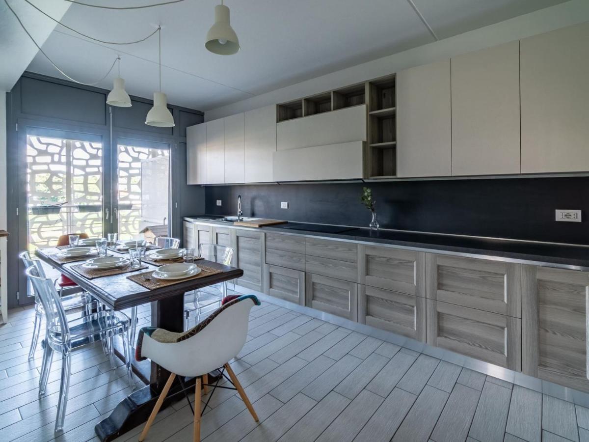 The Best Rent - Spacious Four-bedroom Close To Forlanini Distrct Apartment Mailand