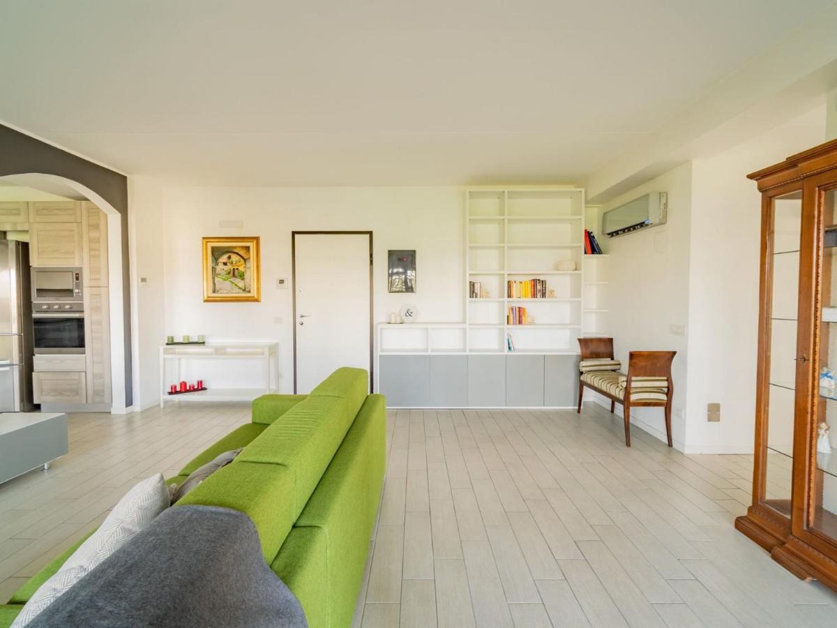The Best Rent - Spacious Four-bedroom Close To Forlanini Distrct *